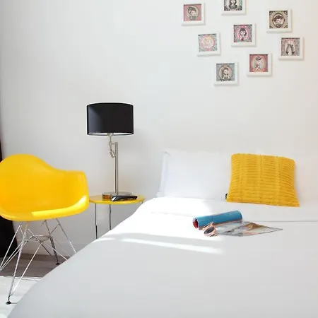 Hotel Les Canisses 3*
