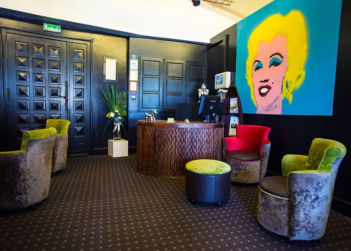 호텔 레 카니스 3*