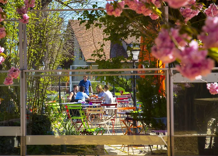 Les Canisses 3* Saint-Pierre-la-Garenne