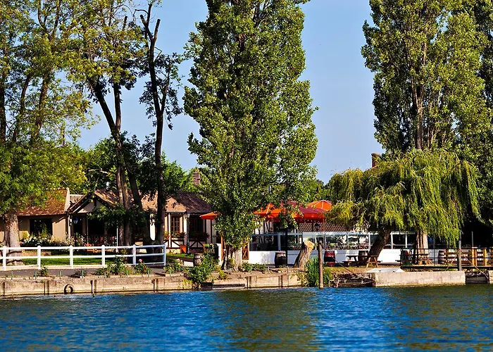 מלון Les Canisses