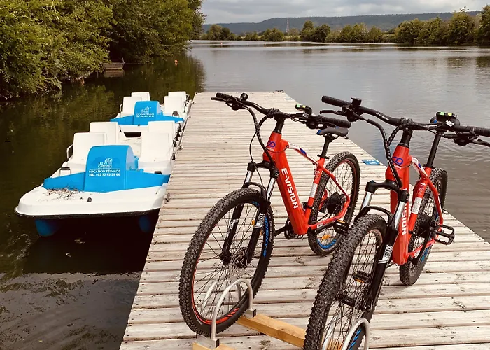 레 카니스 Saint-Pierre-la-Garenne